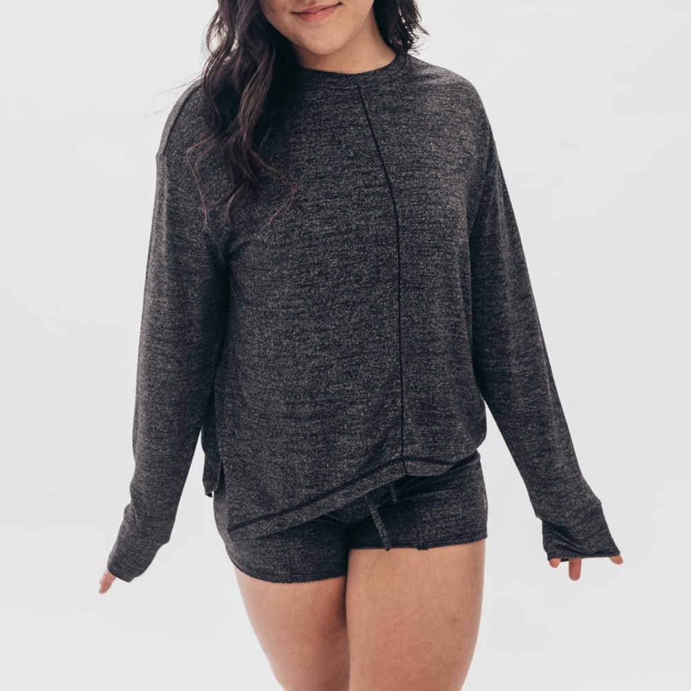 P’tula - The Long Sleeve Sweater in Slate